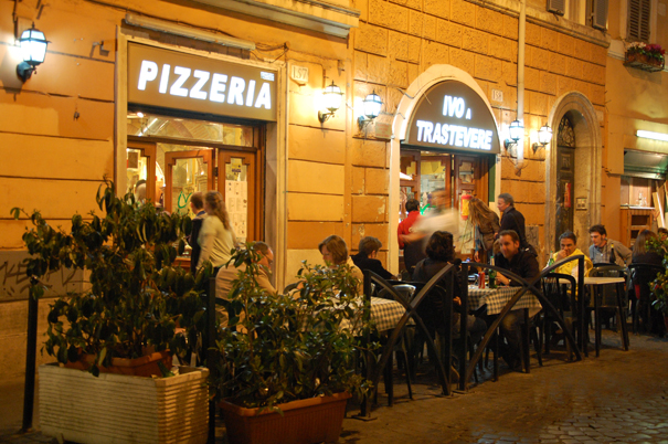 Pizzeria_IVO_Rome__4_.JPG